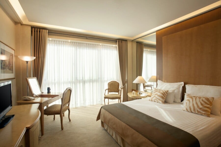 ne_12bMeliaAthens-Supreme-Room_result.jpg