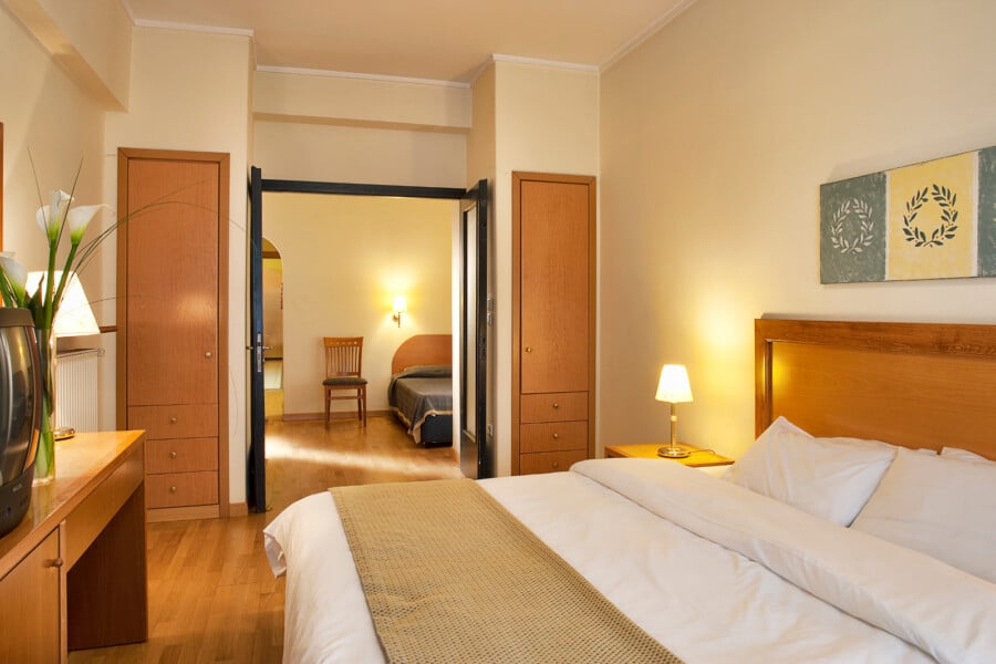 ne_70a6-room1-achilleas.jpg