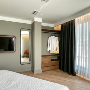 ne_Penthouse-Acropolis-Suite-Master-Bedroom-3.jpg