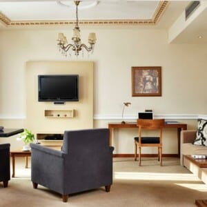ne_a8b6-exclusive-suite-living-room-2.jpg