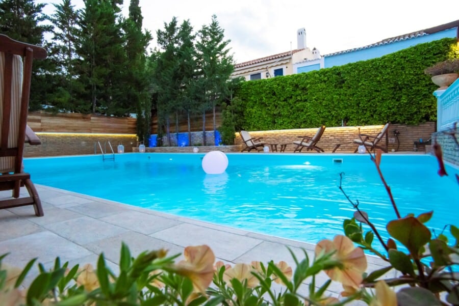 ne_armata_boutique_hotel_pool_MasterPhoto_web.jpg