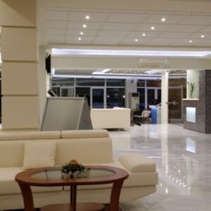 ne_ba96-lobby.jpg