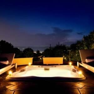 ne_d762-jacuzzi-by-night-small.jpg