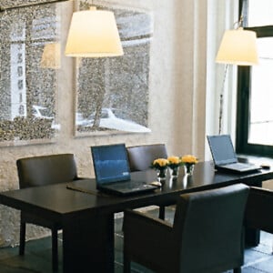 ne_db3c-herodion-bussiness-desk.jpg