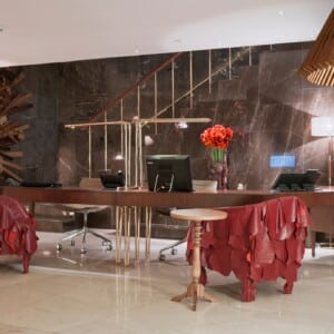 ne_newhotel_frontdesk_8100B.jpg