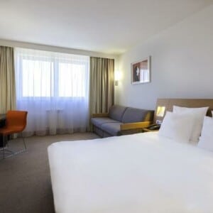 ne_novotel_room_64117450_web.jpg