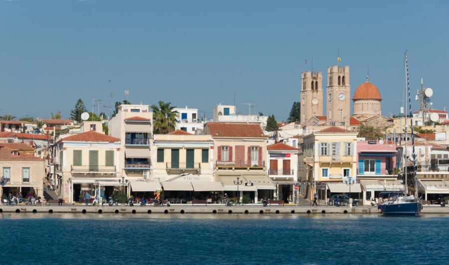 ne_Aegina_harbour_1.jpg