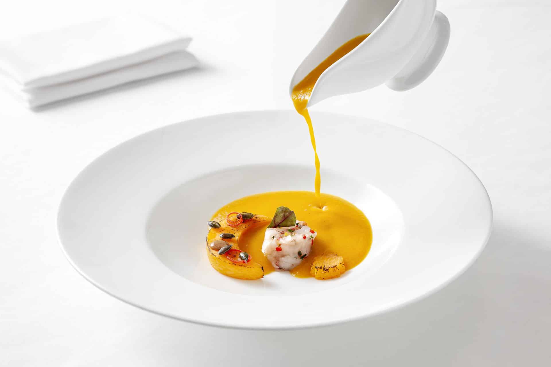 ne_roasted-pumpkin-soup-aromatized-with-cardamom-shrimp-tartare-and-hazelnut-praline_0161_jpg_resized.jpg