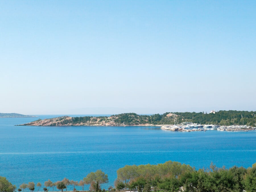 02-Vouliagmeni-Beach-on-the-Exclusive-Athens-Riviera